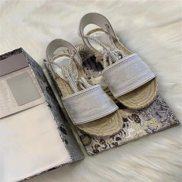 

2021 Luxury Brand Women's Weaving Sandal Summer Fashion Lapping Flat Sandal in 3 colors in sizes 35-41