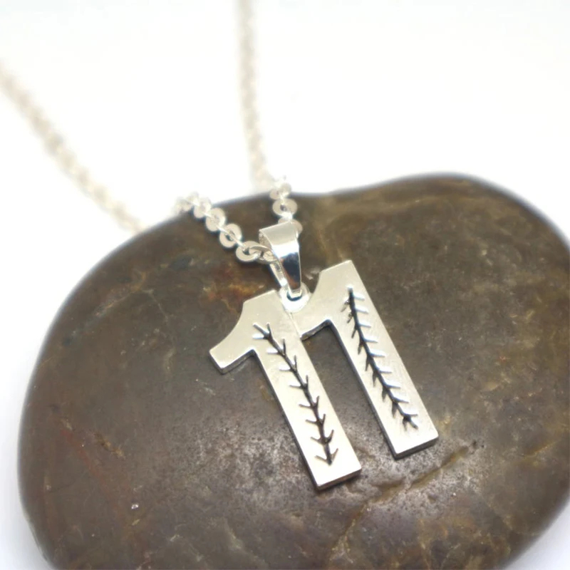 

New simple trend custom stainless steel hollow digital necklace personality digital necklace pendant men’s jewelry gift
