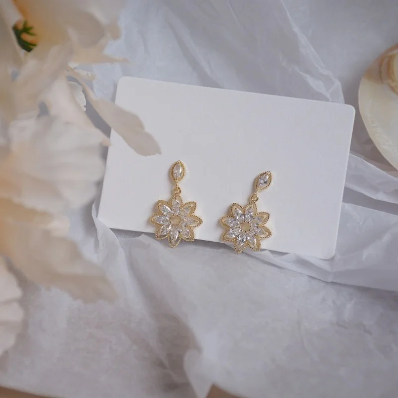 

Vintage Zircon Crystal Flower Earrings for Women Party Wedding Jewelry 2021