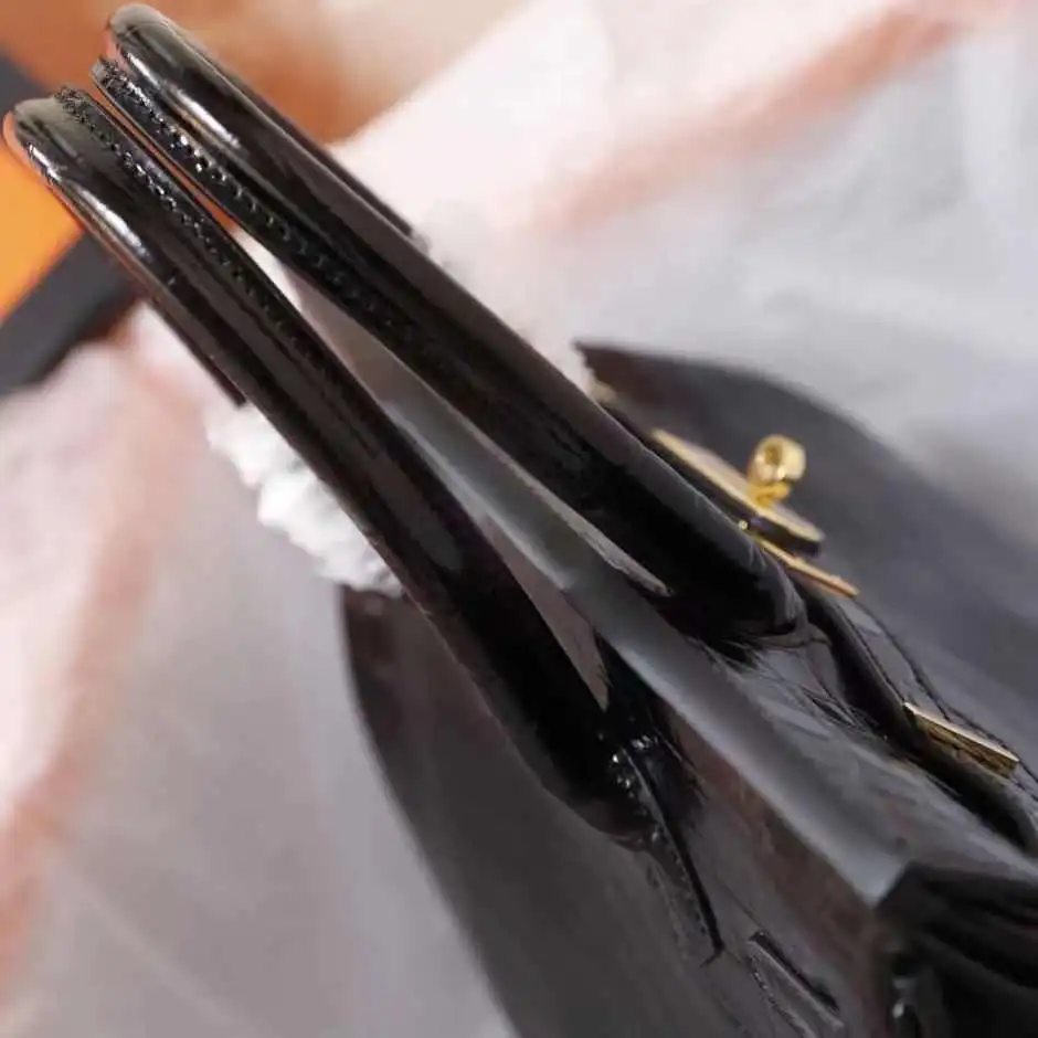 

Crocodile-print Ladies Handbag High Quality Fashion Ladies Bag Gold Silver Metal