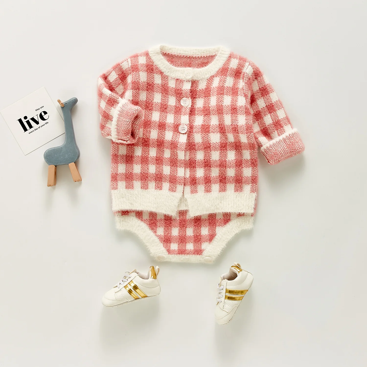 

2021 New Baby Girl Pink Plaid Sweater Single Breasted Long Sleeve Knit Cardigan For Baby Newborn Infant Overalls Girl Knitwear