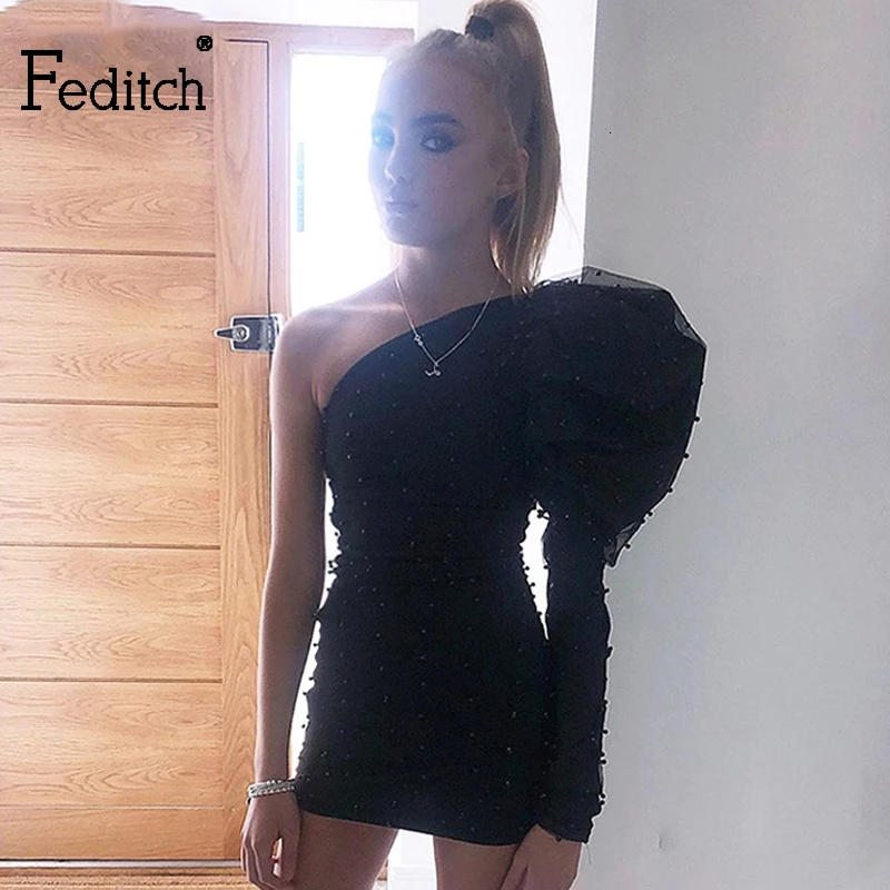 Black Feditch Новое Женское платье с вырезом лодочкой на одно плечо с рюшами мини-платье сексуальное жемчужное Сетчатое платье с пышными рукавами наряд знаменитости короткое розовое вечернее платье - Цвет: Black