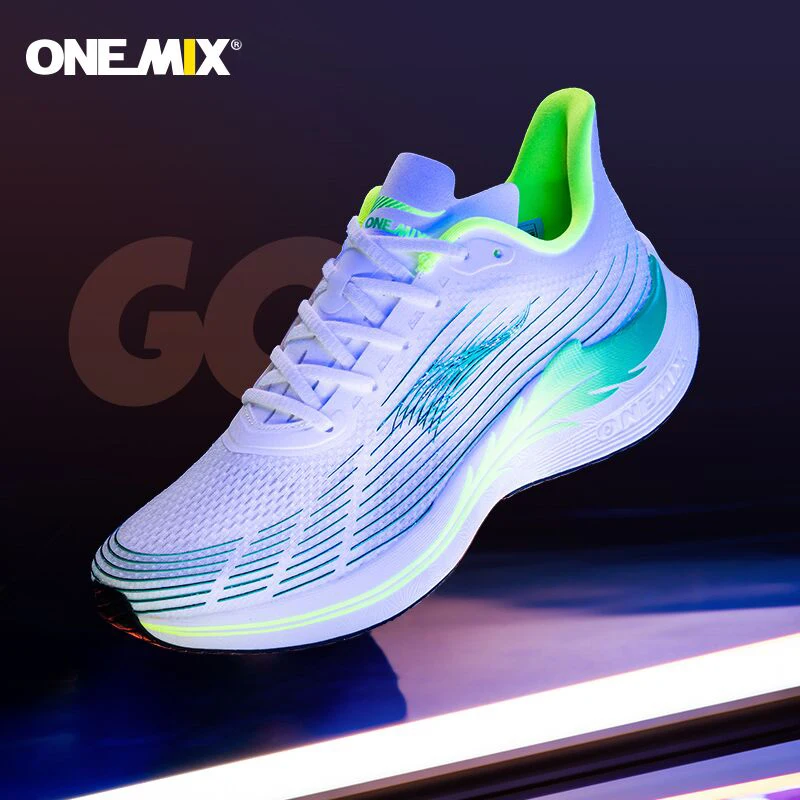 

Onemix 2021Men Running Shoes Light Marathon Breathable Sport Women Sneakers Lace Up Mesh Athletic Shoes soft Carbon Fibre Plate