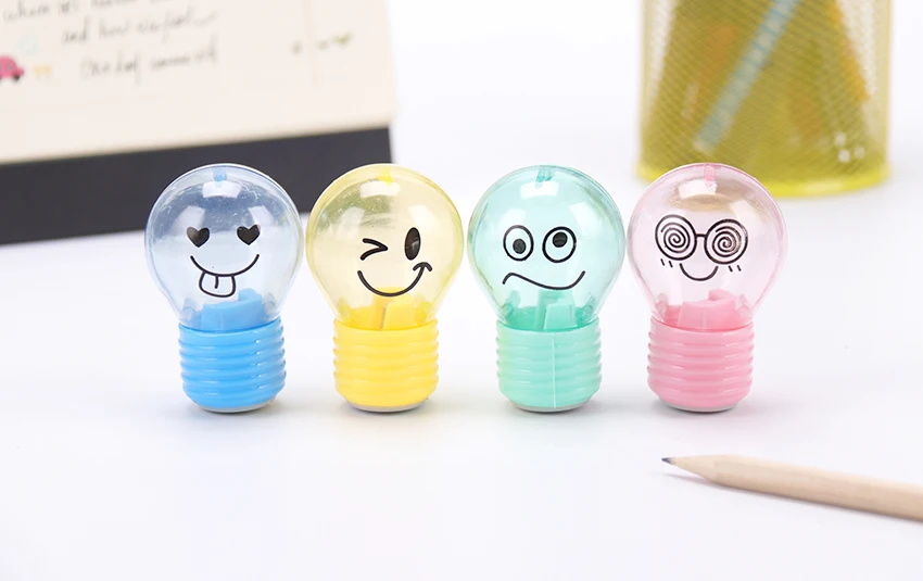 1 шт. Kawaii Новинка лампы Стиль точилка для карандашей творческие эмоции Пластиковая точилка для карандашей для детей Подарки школьные принадлежности