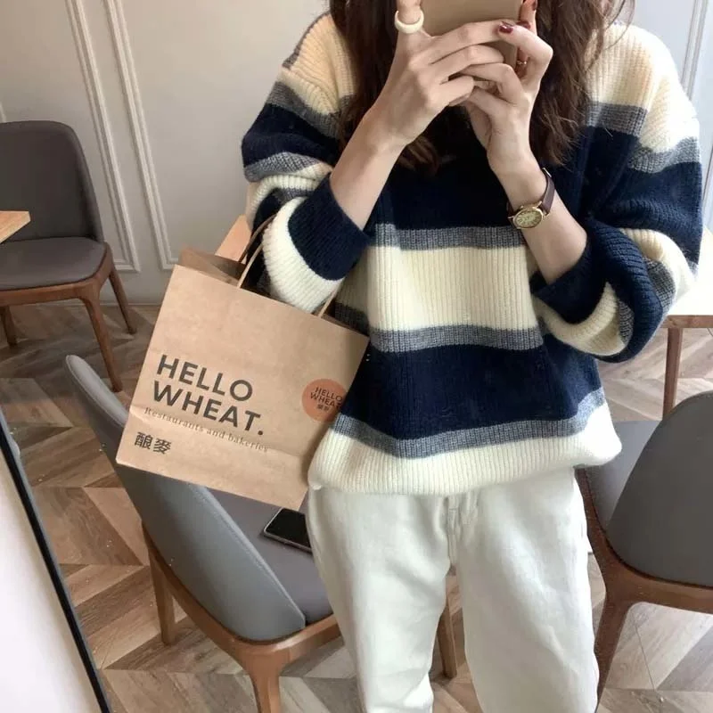 

Осенне-зимний свободный утепленный полосатый свитер контрастных цветов в Корейском стиле для ленивых женщин 2021 новая трикотажная одежда