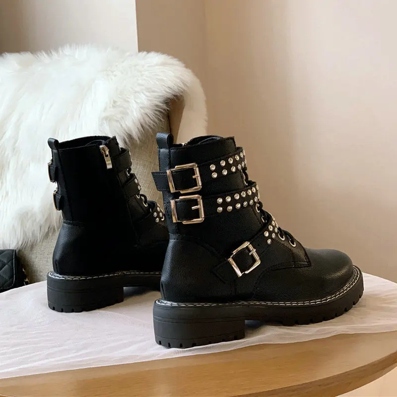 Женские ботильоны черного цвета с заклепками женские узкие полосы на молнии