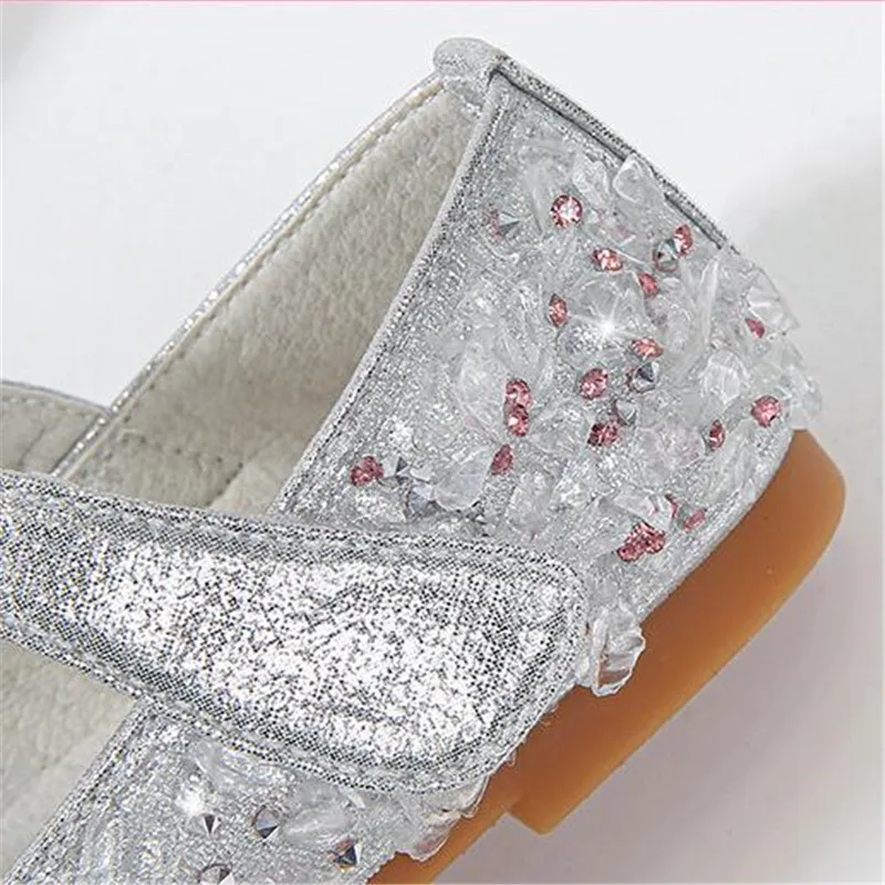 

Spring Children Shoes Girls Flat Heel Princess Dance Sandals Kids Shoes Glitter Leather Fashion Girls Party Dress Wedding Shoes