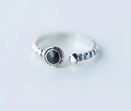 

В стиле ретро. Женское кольцо ручной работы с черной эмалью