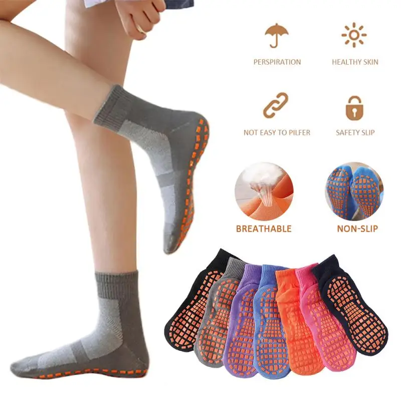 

Fashion Short Silicone Dots Anti Slip Cotton Trampoline Socks Soccer Football Sports Socks Non-slip Floor Socks