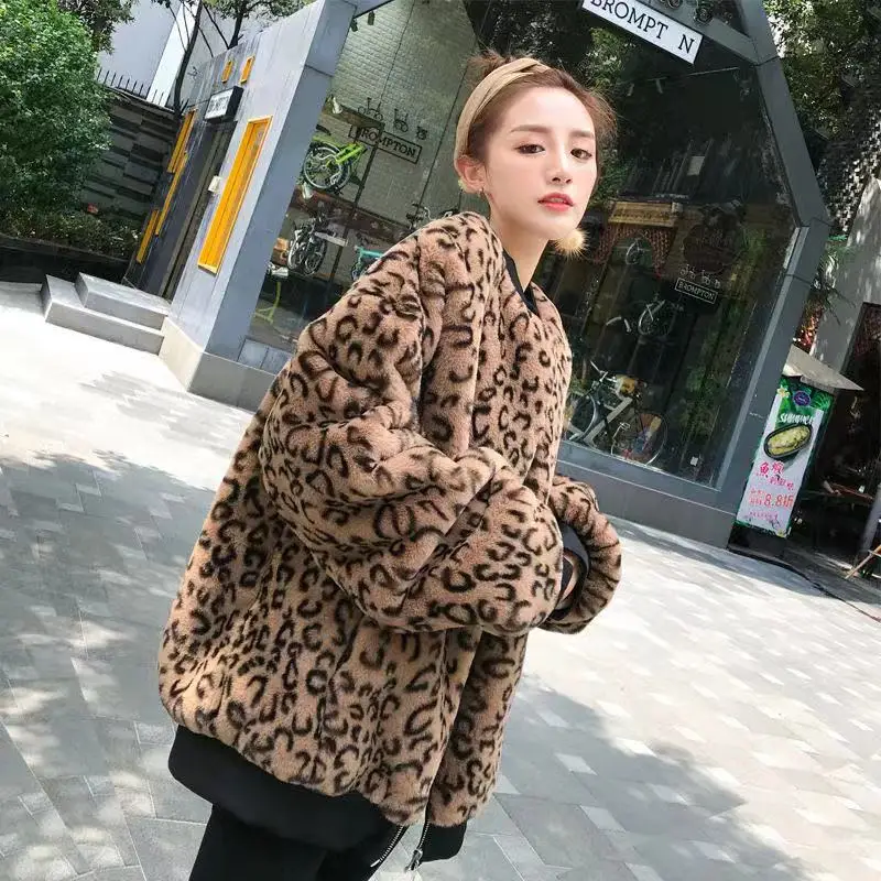 Зимняя женская куртка-бомбер леопардовая мягкая верхняя одежда уличная мода