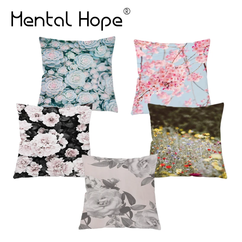 Декоративная наволочка для диванной подушки с принтом розовых цветов