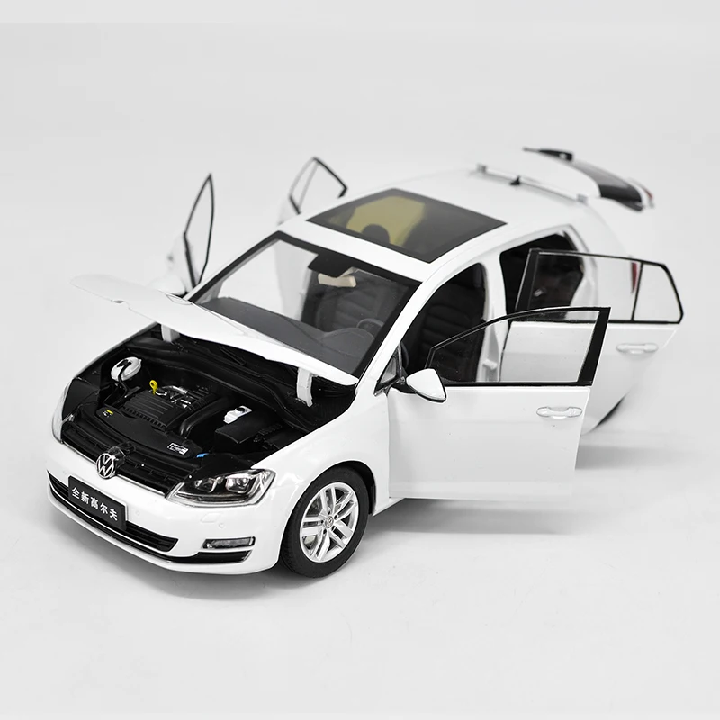 Литая металлическая модель автомобиля Golf 7 в масштабе 1:18 игрушка для детей