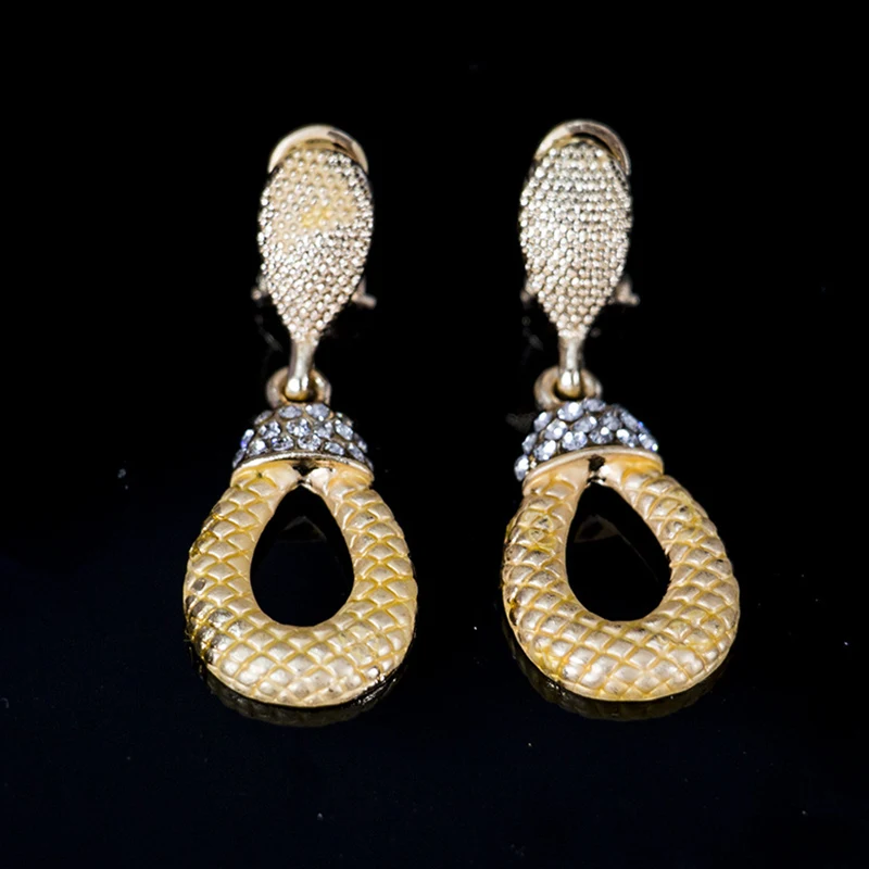 

Fashion jewelry Fashion African Women Wedding Jewelry Sets Dubai Vintage Crystal Necklaces Bracelet Ring Earrings Jewellery Sets