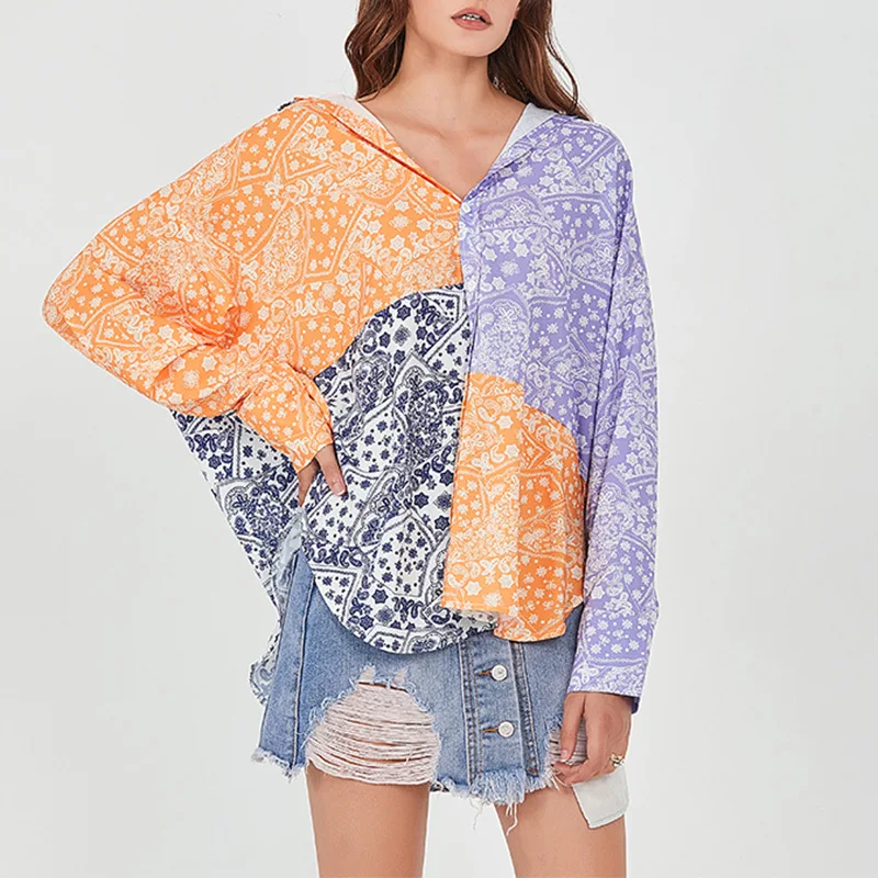 Женская рубашка с цветным принтом отворотом и рукавами-фонариками