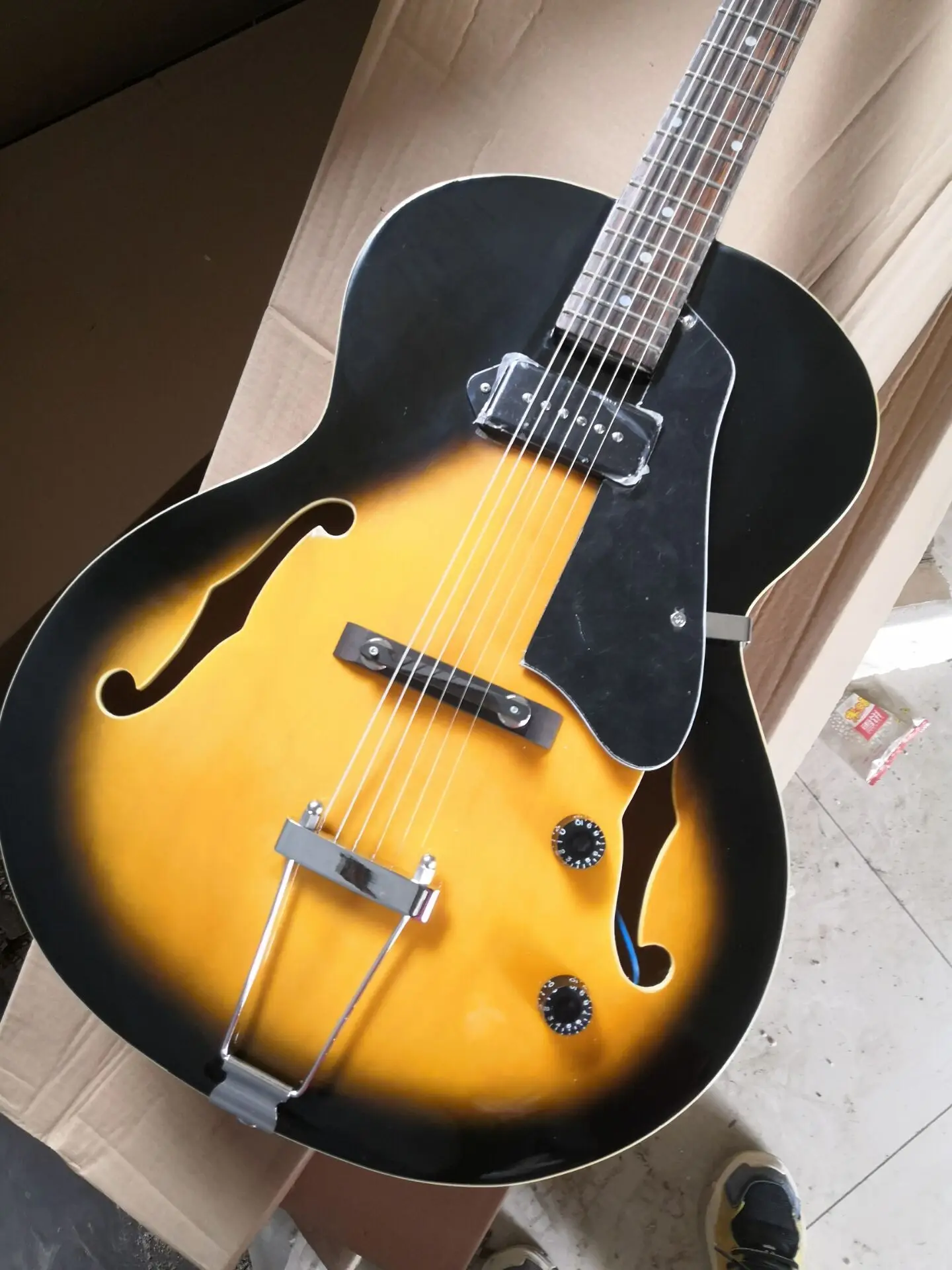 

Бесплатная доставка, изготовленная на заказ гитара archtop jazz, электрическая гитара, лимитированная серия гитары, неограненная гитара jazz, элек...