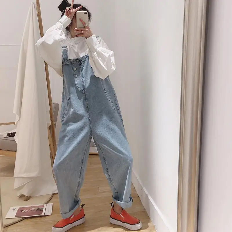 

Autumn new Korean small fresh Street denim suspenders girls loose cute age reducing one-piece pants trend[It will be finished on
