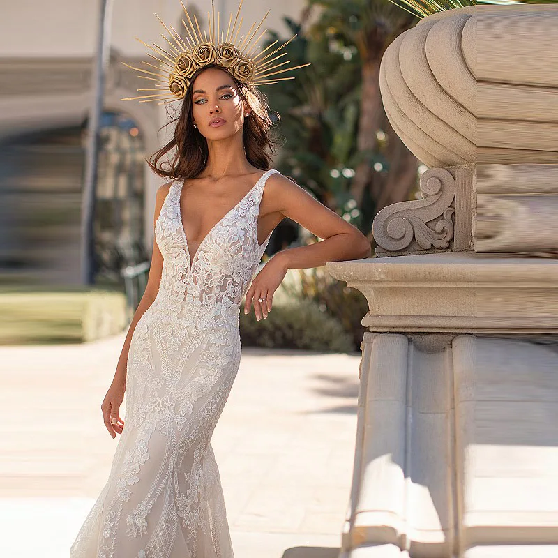 2021 High Fashion Mermaid Lace V Neckline Bridal Wedding Gowns Open Back Sleeveless Dresses for Bride Appliqued On Sale | Свадьбы и