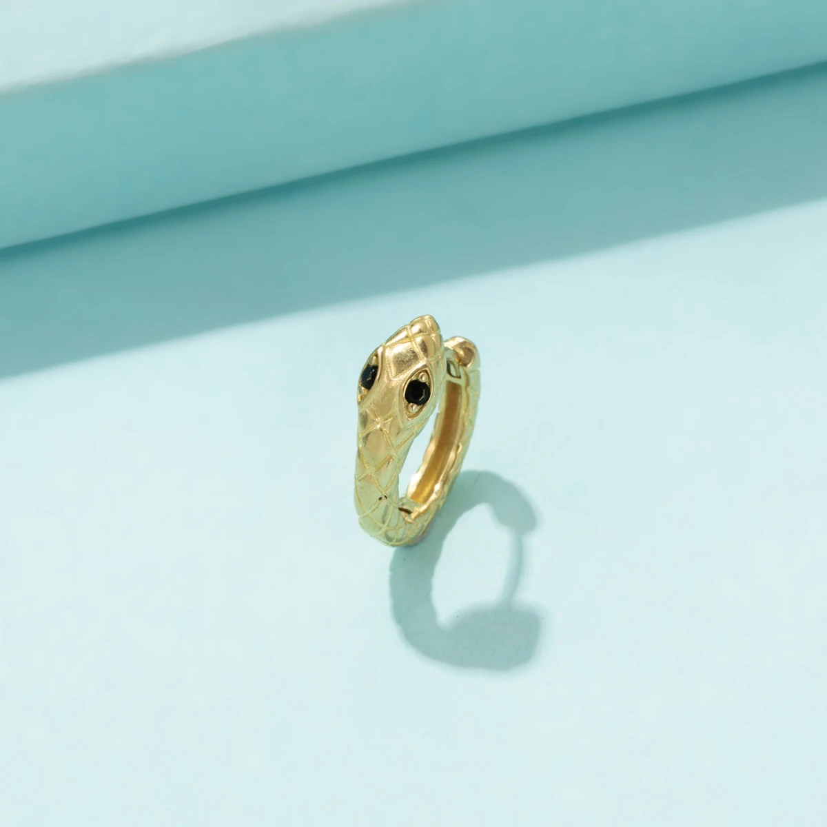 

VG 6 YM New Fashion Snake Shaped Lady Earring Same Style Party Gift Alloy Jewelry Wholesale Direct Sales