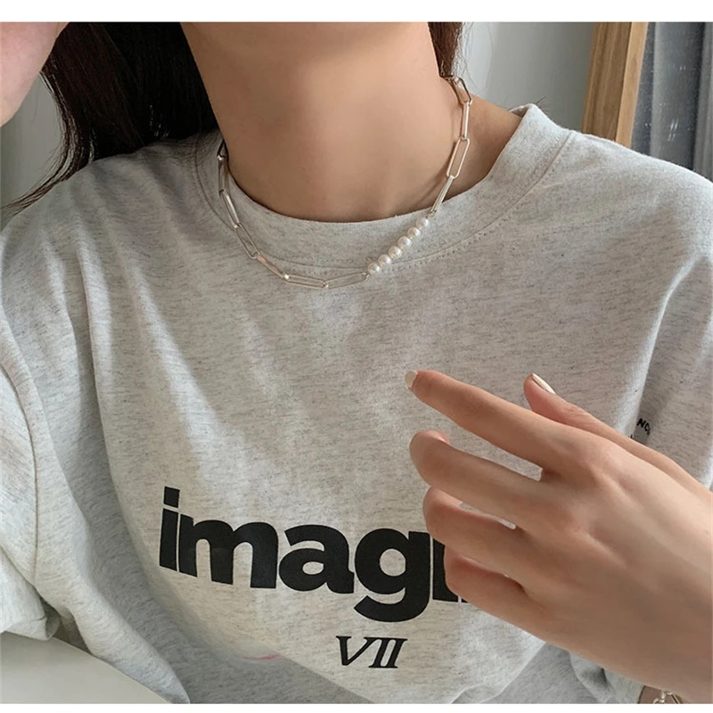 

Hip-hop Style Pearl Chain Chain Splicing Necklace Personalized Design Exquisitely Designed Lady Clavicle chain Lady Girl Jewelry