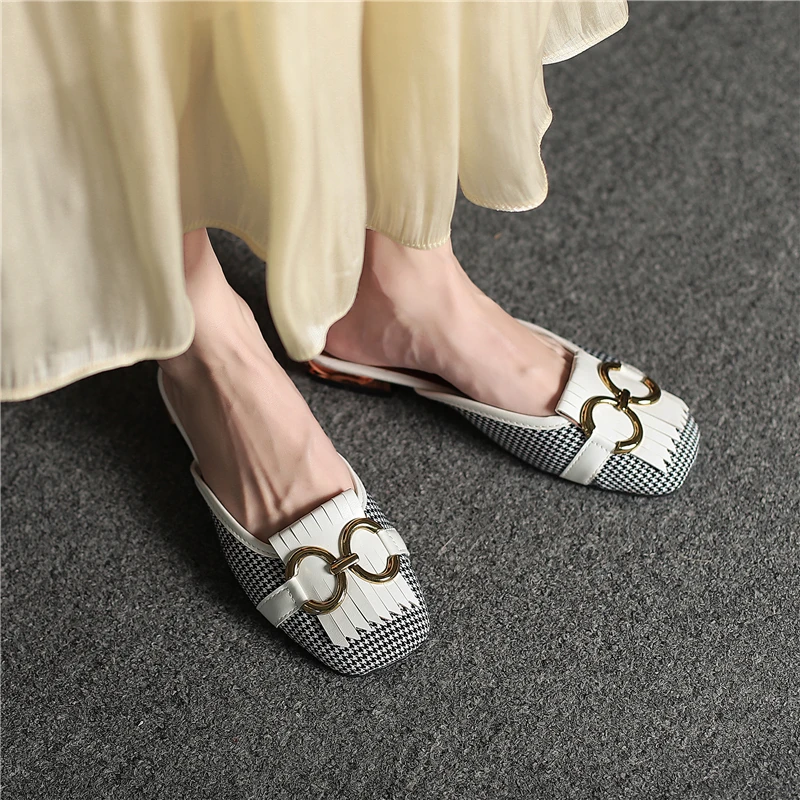 

French slippers 2021 New Metal Horsebit Hollow Flat Bottom Summer And Autumn Women's Shoes Fashion Tassel Retro Square Toe Mules