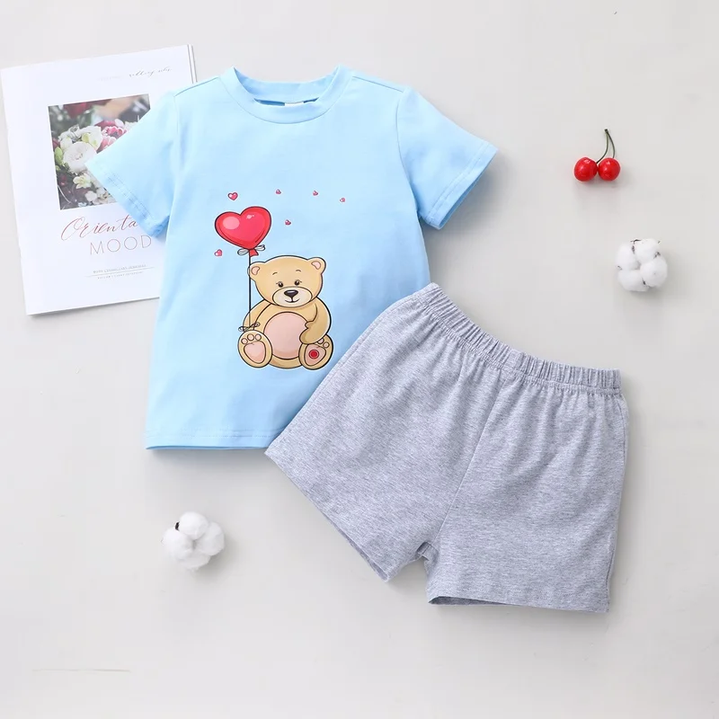 

Футболка с коротким рукавом и шорты, на возраст 1-6 лет