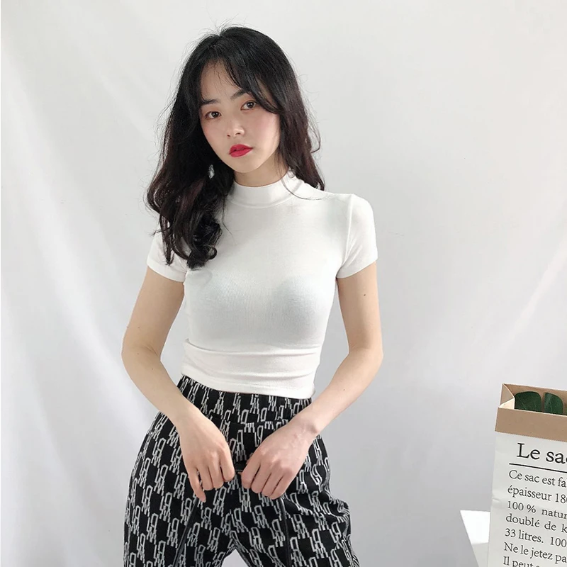 Женская футболка в рубчик с высоким воротом и коротким рукавом | одежда