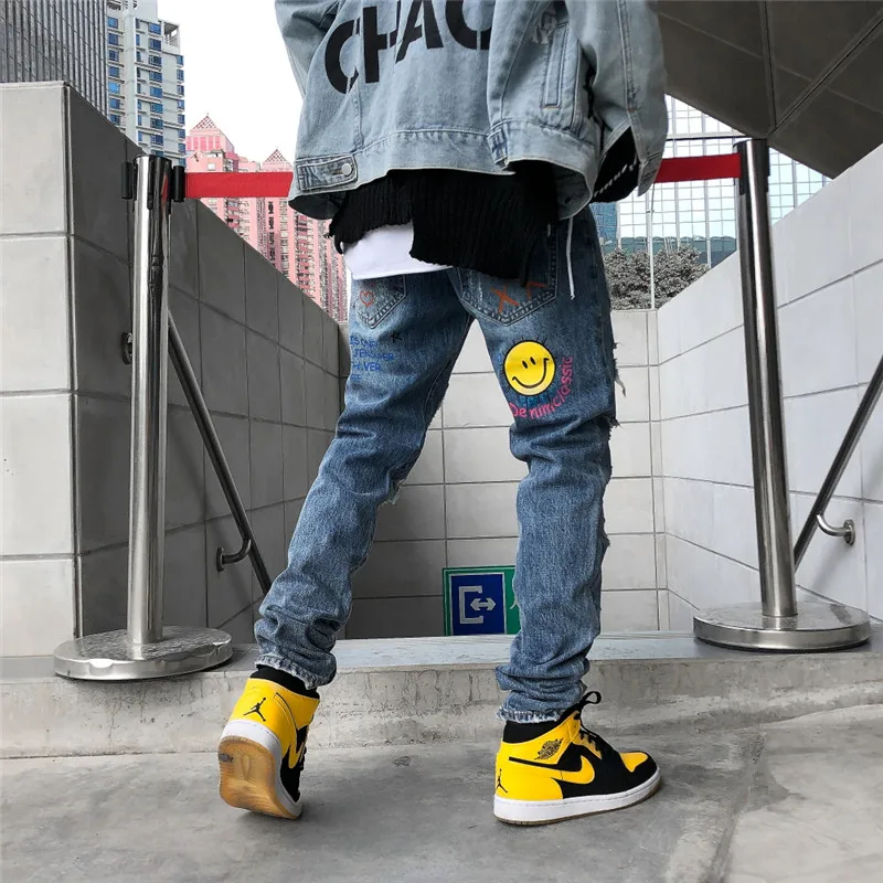 Мужские рваные джинсы с принтом смайлика и граффити уличная одежда в стиле