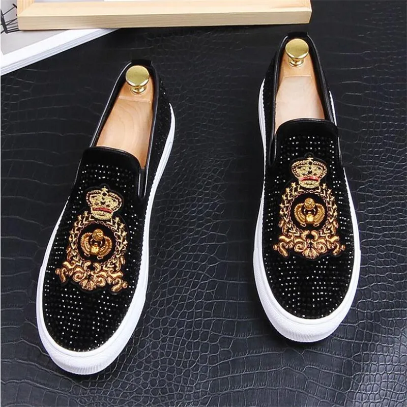 

New Dandelion Spikes Flat Leather Shoes Rhinestone Fashion Men embroidery Loafer Dress Shoes Smoking Slipper Casual Diamond Shoe