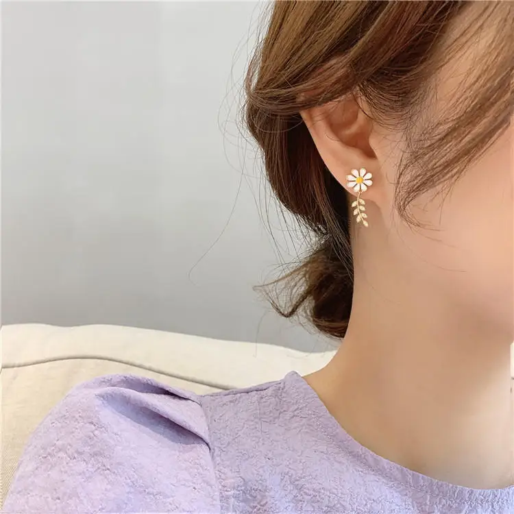 

Korean Leaf Flower Earrings 2020 New Jewelry Simple Female Pendientes Elegant Gift