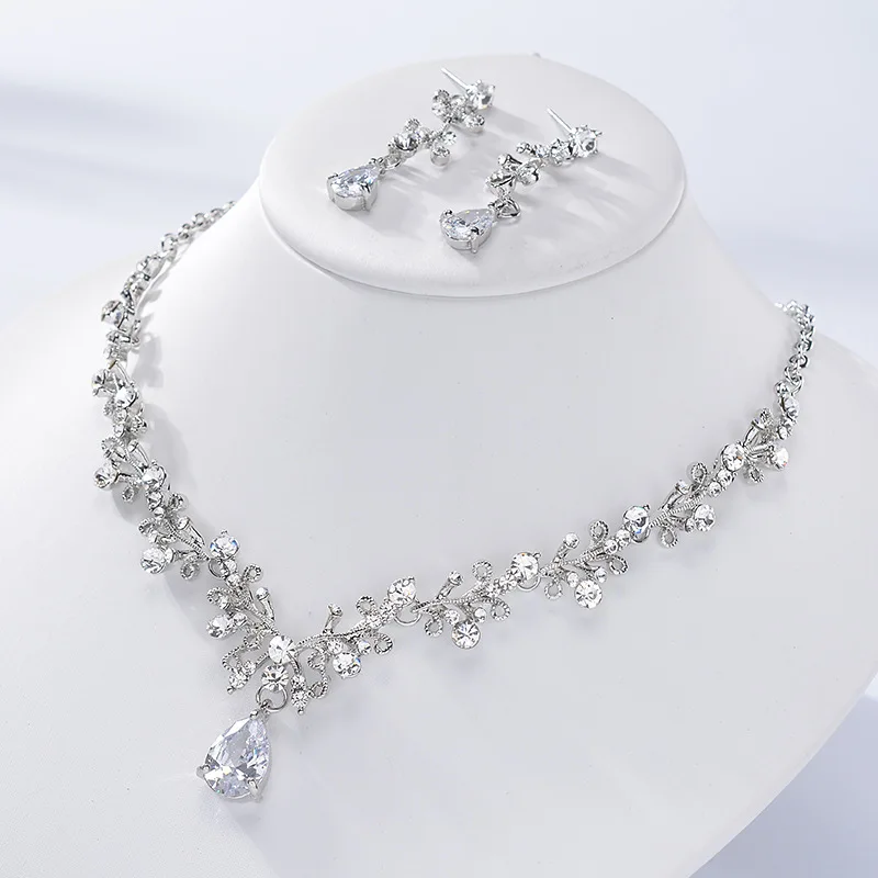 

Vintage Gold Crystal Leaf Pearls Costume Jewelry Sets Rhinestone Choker Necklace Earrings Tiara Crown Wedding Jewelry Set