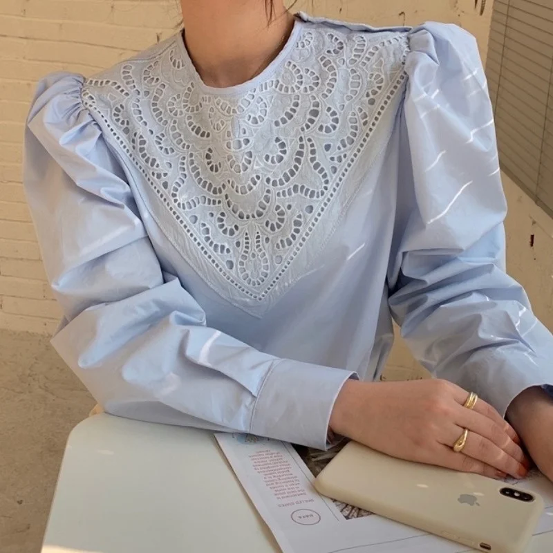 

Long Sleeve T-shirt Korean Chic Autumn French Sweet Lace Hollow Hook Flower Round Neck Loose Bubble Sleeve Shirt Blouse Women
