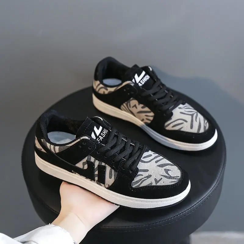 

New Women's Chunky Sneakers With Low Flat Platform Vulcanize Shoes White Tiger Stripes Fashion Breathable Casual Running Shoe