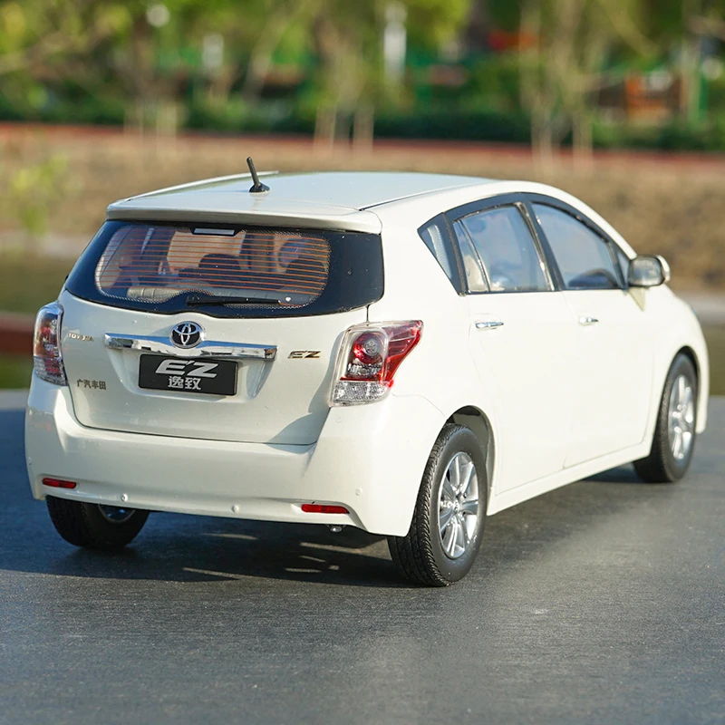 Модель литая в масштабе 1:18 для Toyota EZ Verso миниатюрная Коллекционная игрушечная
