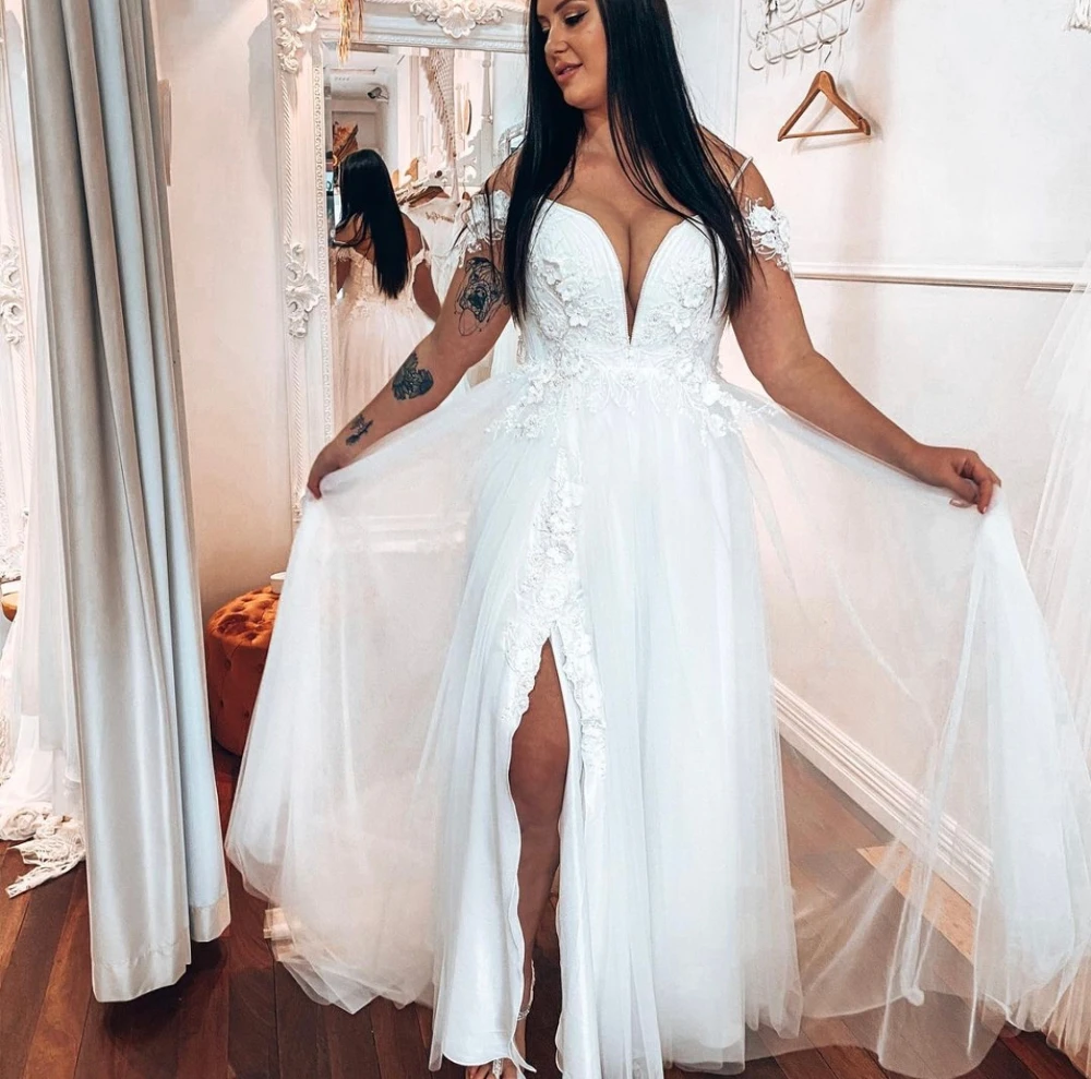 

Wedding Dress Plus Size A-Line Spaghetti Straps Deep V-Neck Side Slit Lace Appliques Beads Backless Floor Length Bride Gown 2021