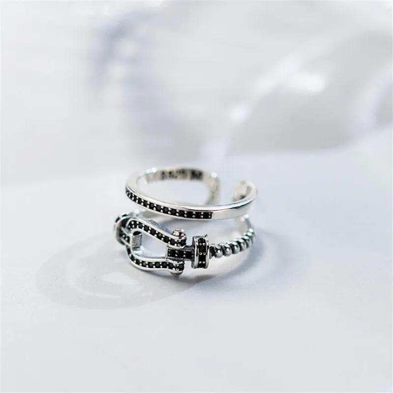 Женское кольцо с черным Цирконом Двухслойное Открытое серебряного цвета