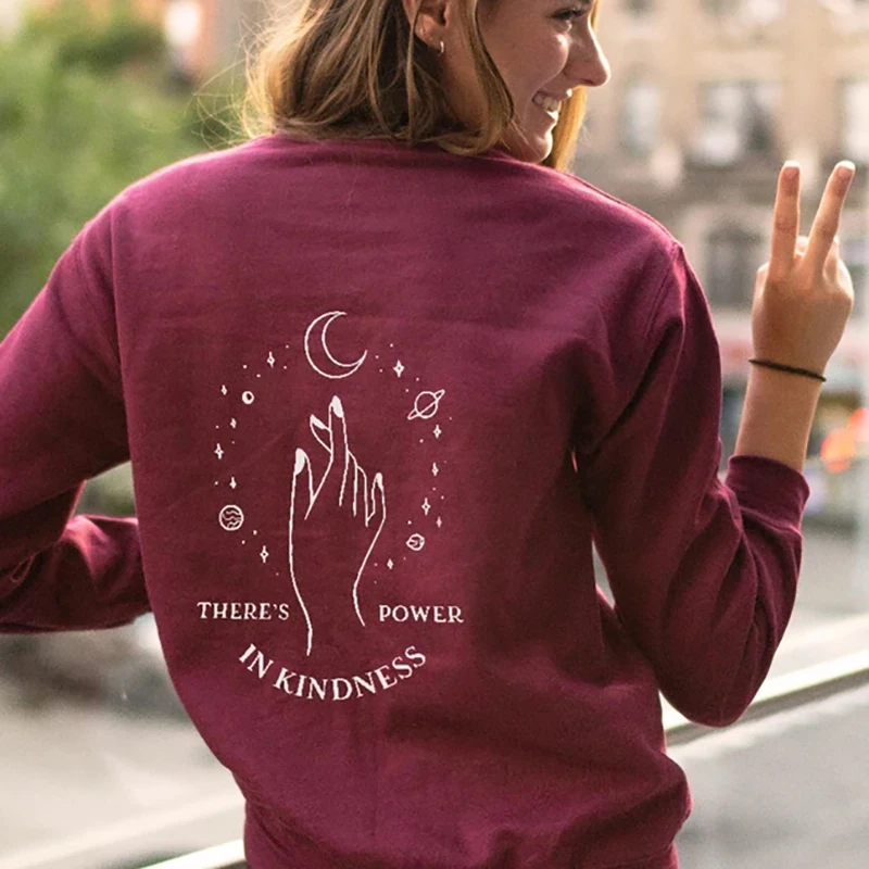 Женская толстовка с принтом на спине There's Power In Kindness пуловер круглым вырезом и