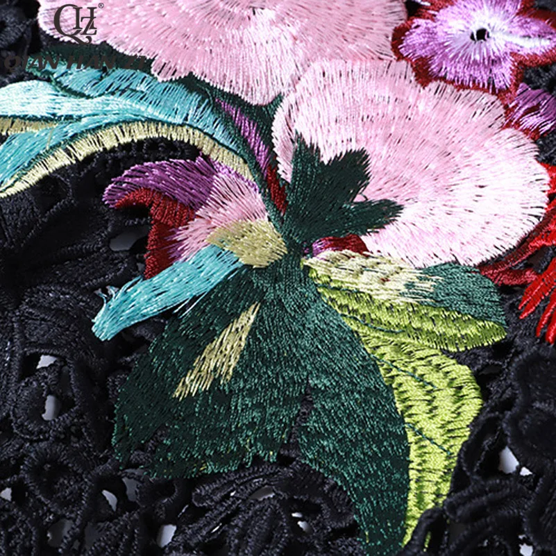 Куртка бомбер женская с цветочной вышивкой базовая короткая байкерская куртка