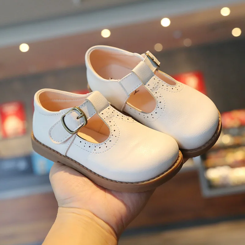 

Kids Flat Shoes Children's Casual Sandals School Girls Princess Pu Leather Shoes Non-Slip Kids Retro Hollow Soft Bottom Loafer