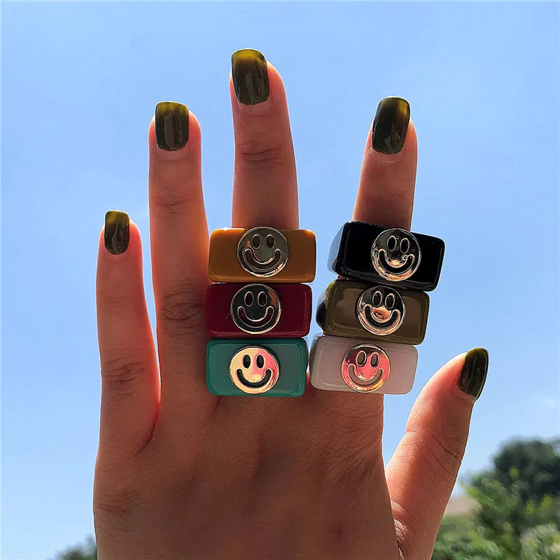 Женское акриловое кольцо с улыбкой разноцветное корейское металлическое