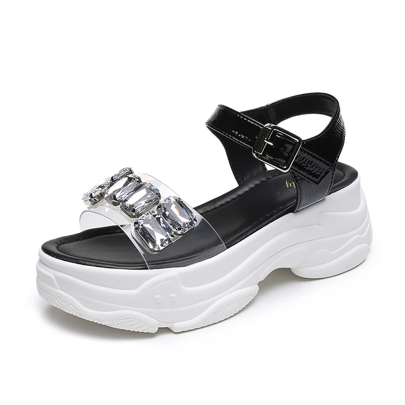 Сандалии женские спортивные с открытым носком босоножки на танкетке вырезами