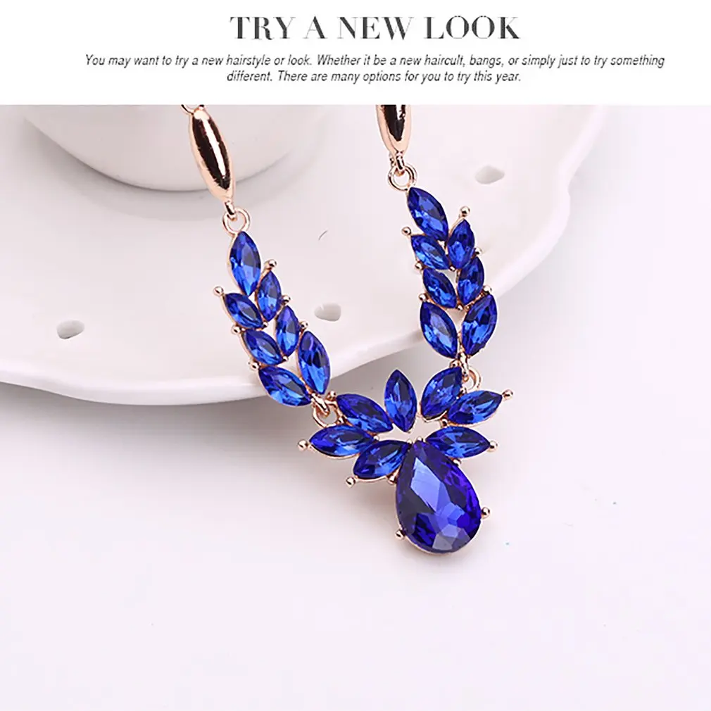 

Trendy Girls Ornament Set Fashion Lady Necklace Pair Ear Stud Eye-catching Women Party Accessories