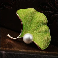 high end ginkgo leaf brooch brooch brooch female accessories korean version of the new summer green simple brooch