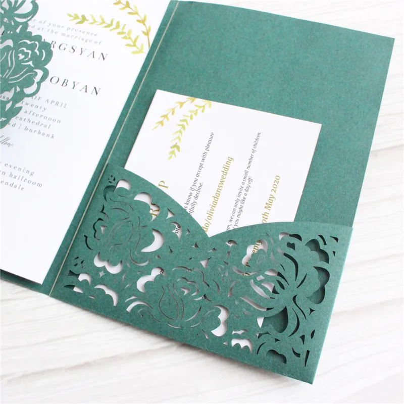 Темно зеленые розы свадебные приглашения трехскладной карман