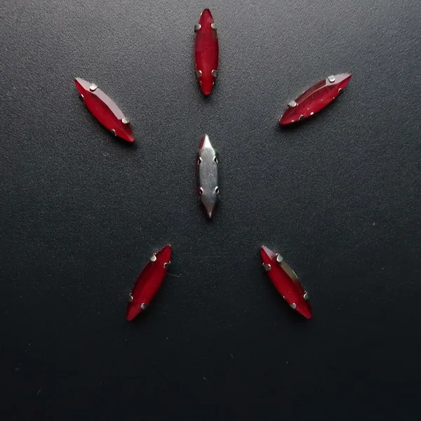 A19 Dark red Серебряная цепь коготь настройки 50 шт./упак. 4*15 мм желейные конфеты стекло с украшением в виде кристаллов Наветт Маркиза Форма пришить стразы кристаллы одежды «сделай сам» - Цвет: A19 Dark red