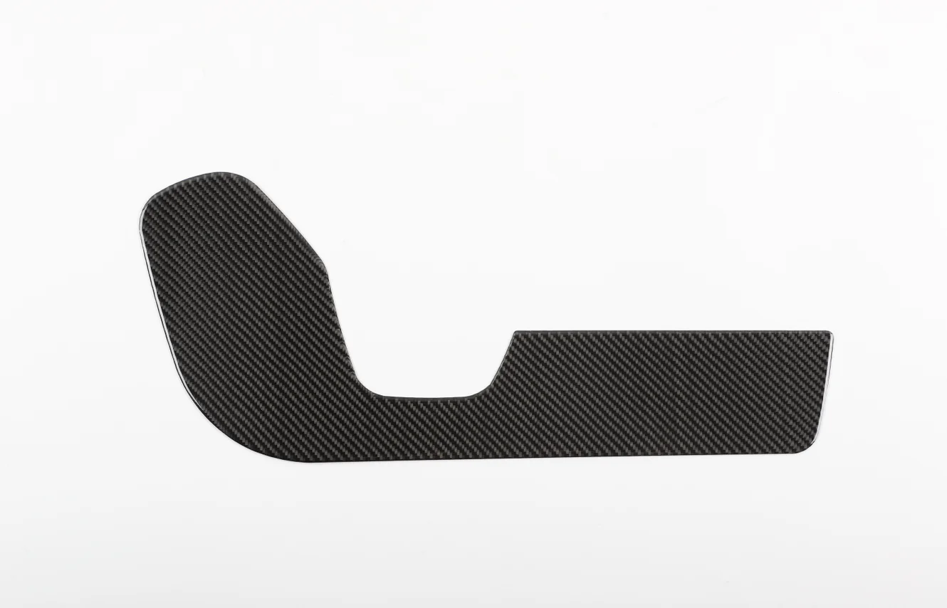 2 * Отделка боковой панели переднего сиденья из настоящего углеродного волокна