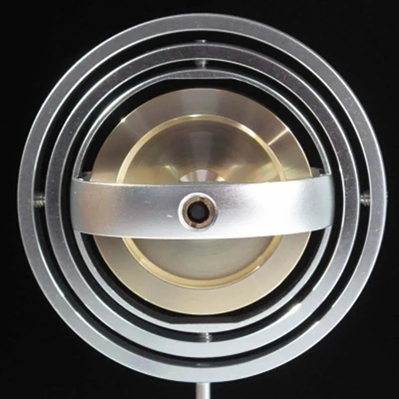 Трехосевой гироскоп трехградусный стабилизатор свободы механический