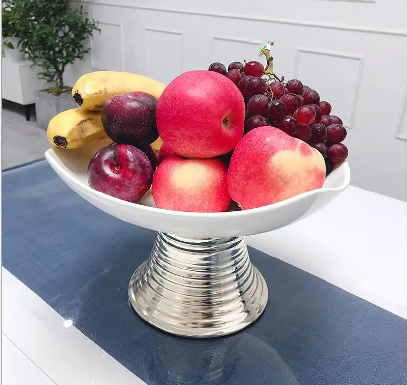 

Creative white chinaware fruit plate fruit stand dry fruit tray ceramic fruit plate for home decoration