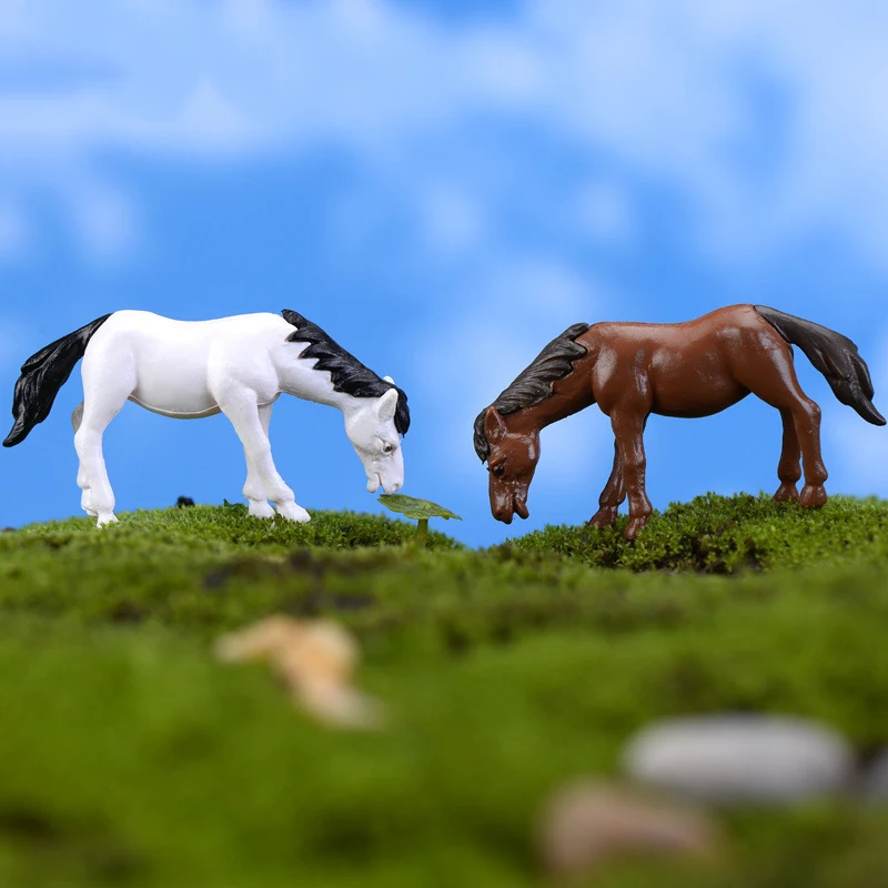 

1pc Mini Artificial Horse Figurines Miniature Craft Fairy Garden Gnome Moss Terrarium Gift DIY Ornament Garden Decor Crafts