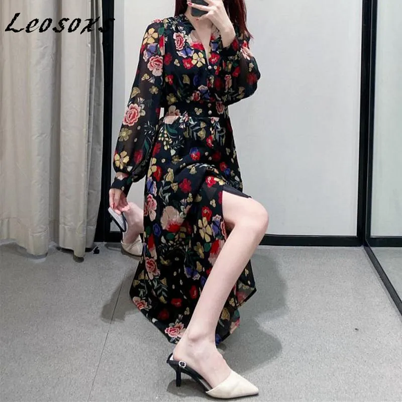 

Leosoxs vintage mid-length floral dress women long sleeve V-neck sexy high waist hem split elegant dresses 2021 summer new