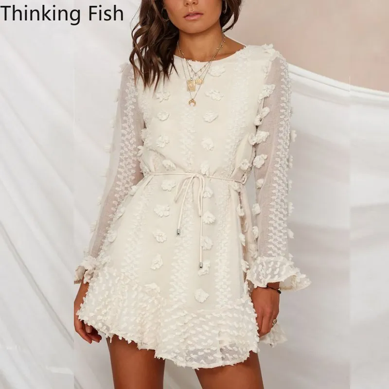 Сексуальное женское белое платье с помпонами осень 2020 длинные рукава прозрачная